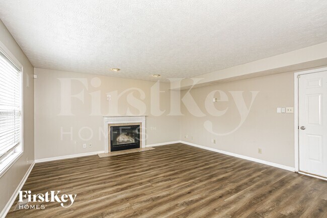 Foto del edificio - 13065 Sweet Briar Pkwy