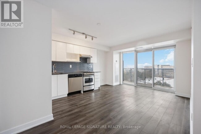 Building Photo - 160-160 Flemington Rd