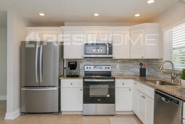 Building Photo - 8100 Hixton Dr