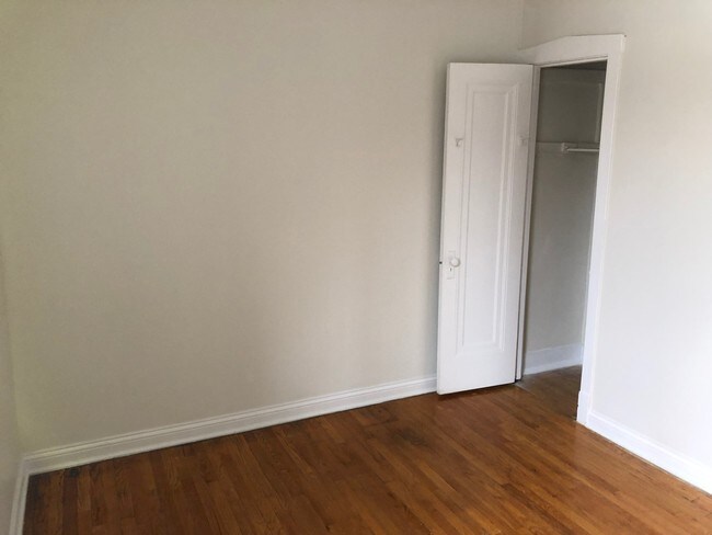 Foto del edificio - 6376 N Hermitage Ave