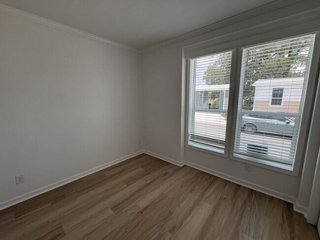 Foto del edificio - 1655 Voyager Dr