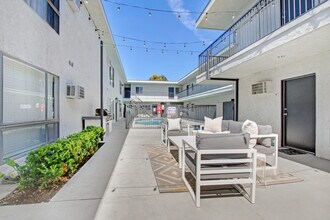 Terraces at Tarzana photo'