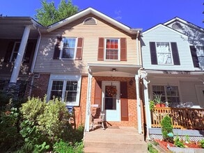 Building Photo - 15068 Catbrier Ct