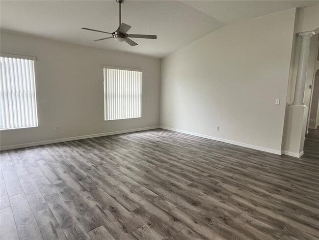 Building Photo - 526 Cypress View Dr