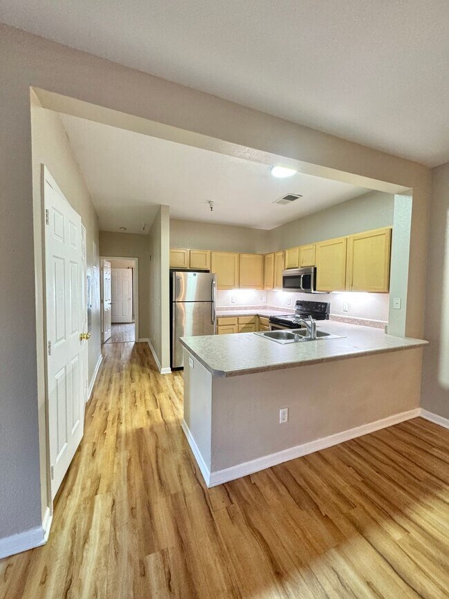 Foto del edificio - 4 Bedroom, 4 Bath Condo