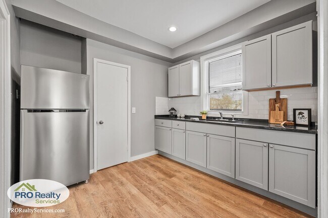 Foto del edificio - 3 Bedroom Home in South Minneapolis