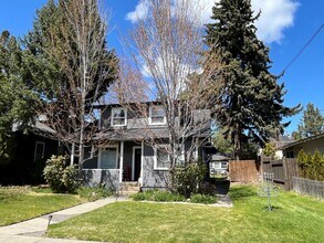 Building Photo - 344 NW Delaware Ave