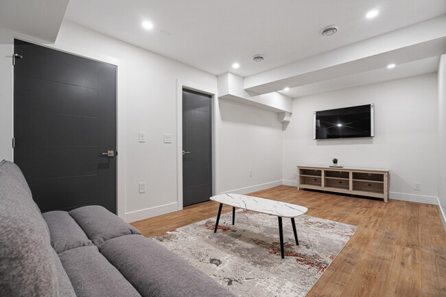 Photo du bâtiment - 1485 Highlands Blvd