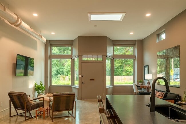 Photo - 612 W 8th Ave Townhome