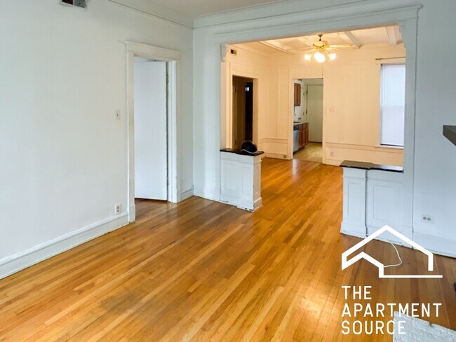 Building Photo - 1509 W Barry Ave