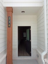 Building Photo - 214 Rockfern Ter