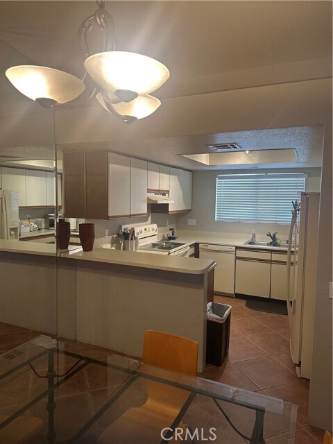 Foto del edificio - 505 S Farrell Dr
