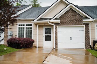 Building Photo - 1011 Coveside Trl