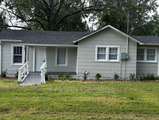 Foto del edificio - 204 Moore Dr