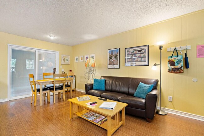 Foto del edificio - 2204 Trailside Dr