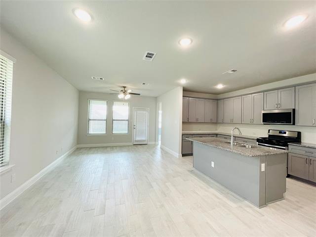 Foto del edificio - 1052 Norias Dr