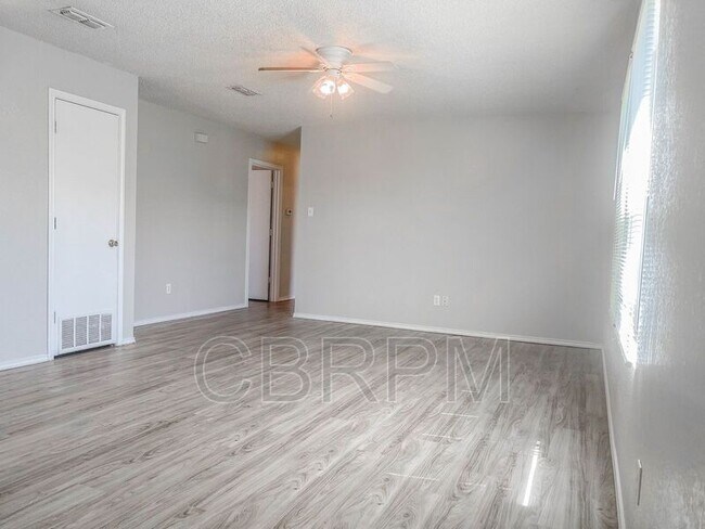 Foto del edificio - 804 E 77th St