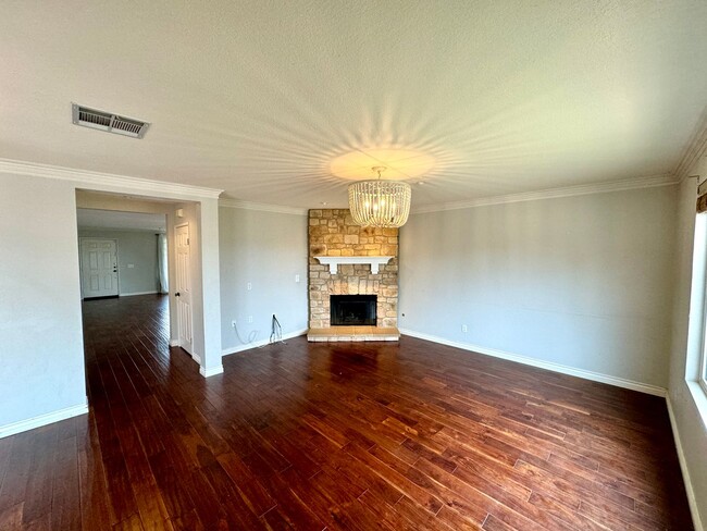 Building Photo - Great 4B/2.5BA House in Vista!