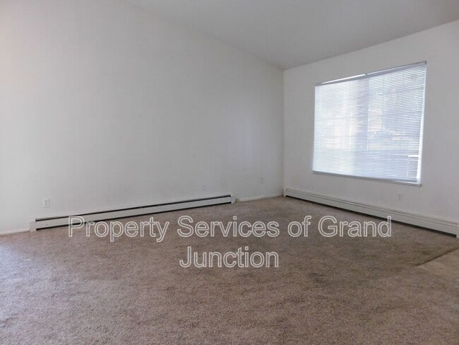 Building Photo - 517-518 29 3/8 Rd