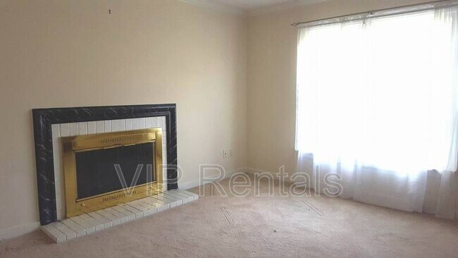 Building Photo - 2229 Kingsbrook Dr