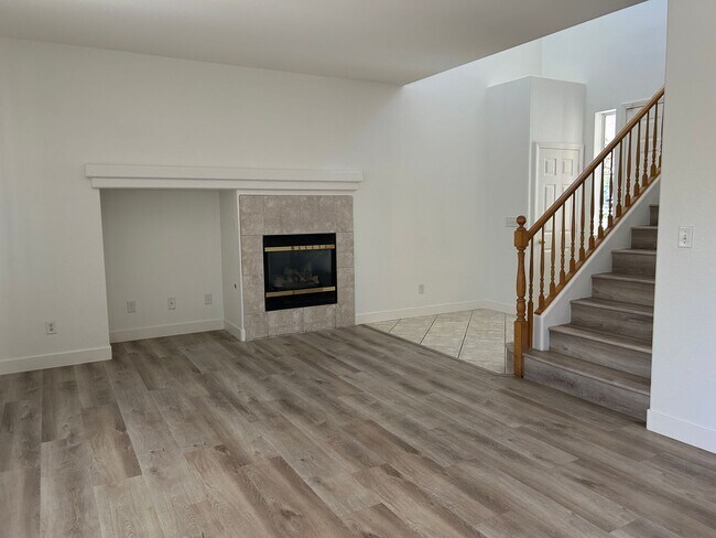 Foto del edificio - Your Perfect Home Awaits! 4 Bedrooms, Spacious Yard & More