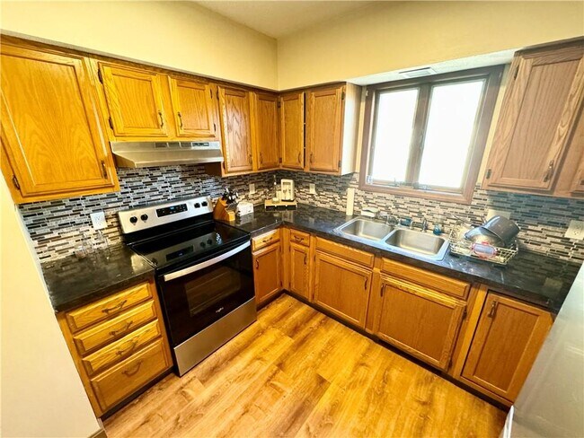 Foto del edificio - 25 Hanover Ave