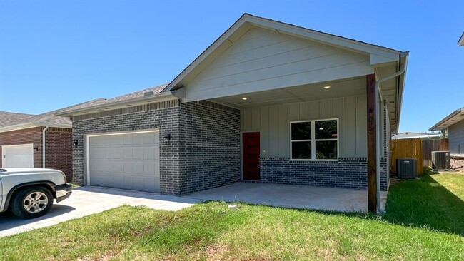 Photo - 605 Remington Ave House