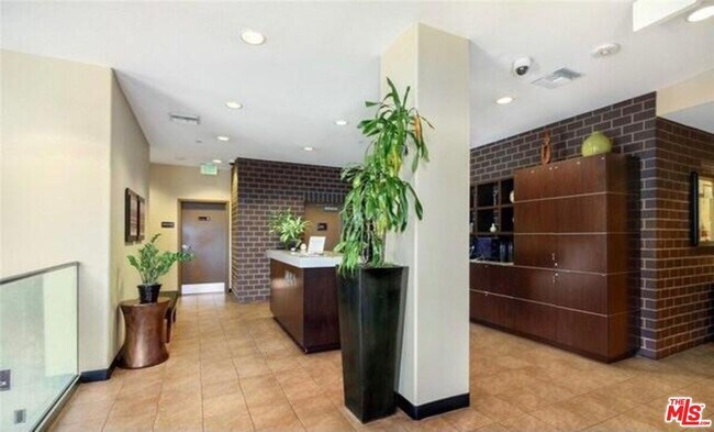 Foto del edificio - 629 Traction Ave