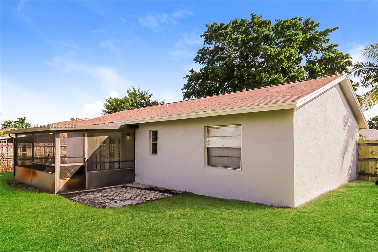 Primary Photo - 1105 Sonata Way