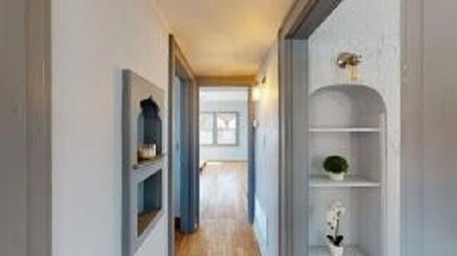 Building Photo - 608 E Crosby Ave