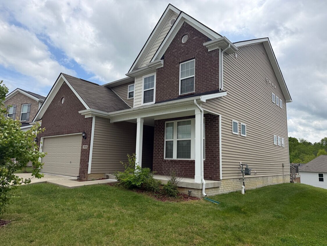 3 BR/3BA | Newly Renovated Single Family Home | 1-Car Covered Parking | Gated backyard |Study and... - 3 BR/3BA | Newly Renovated Single Family Home | 1-Car Covered Parking | Gated backyard |Study and...