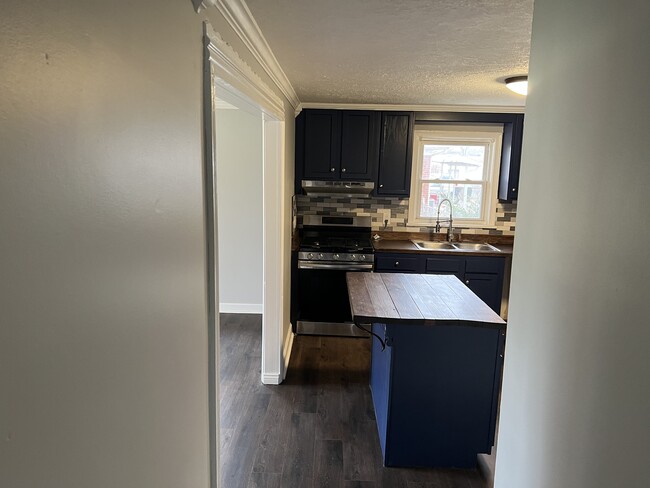 Building Photo - 3158 New Lynnview Dr