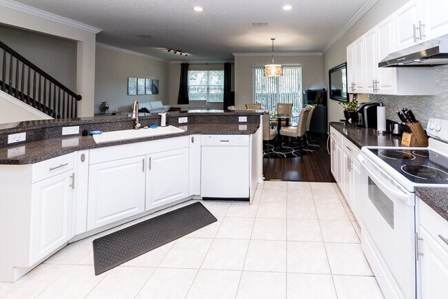 Kitchen - 4010 Alan Drive