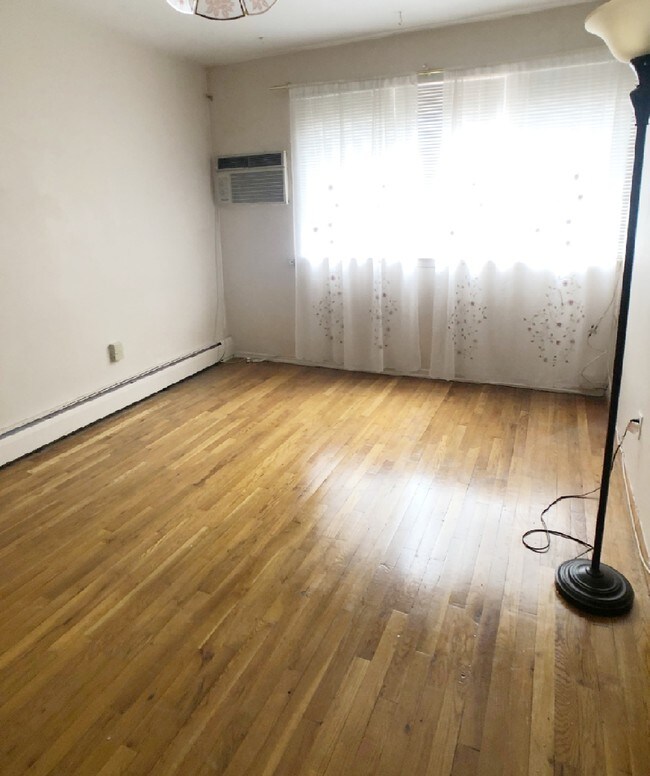 Foto del edificio - 25-24 33rd St