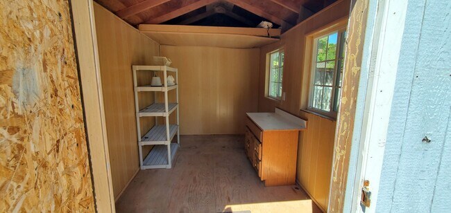 Foto del edificio - Large 4 Bedroom Home in West Salem