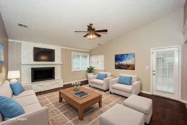 Building Photo - 596 Post Oak Rd