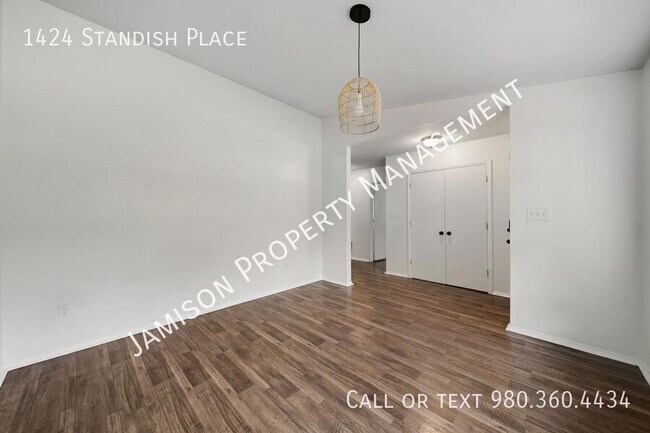 Foto del edificio - 1424 Standish Pl