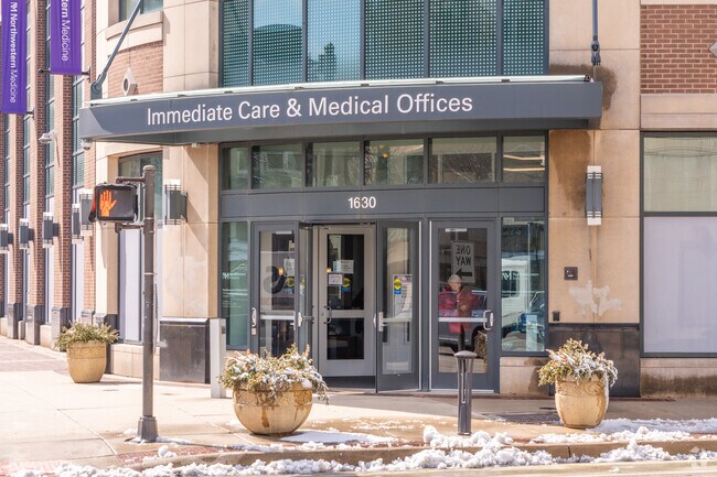 Entrada - The Residences of Sherman Plaza