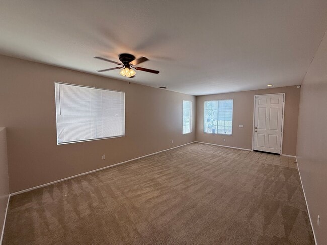 Building Photo - Palmdale 4 Bedroom + 3 Bath