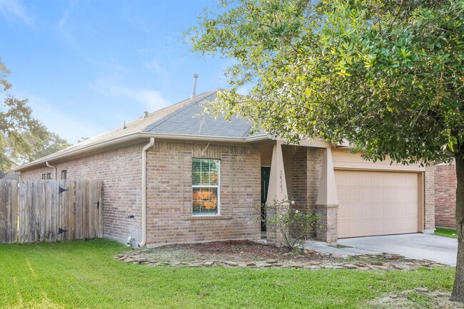 Building Photo - 24642 Sandusky Dr