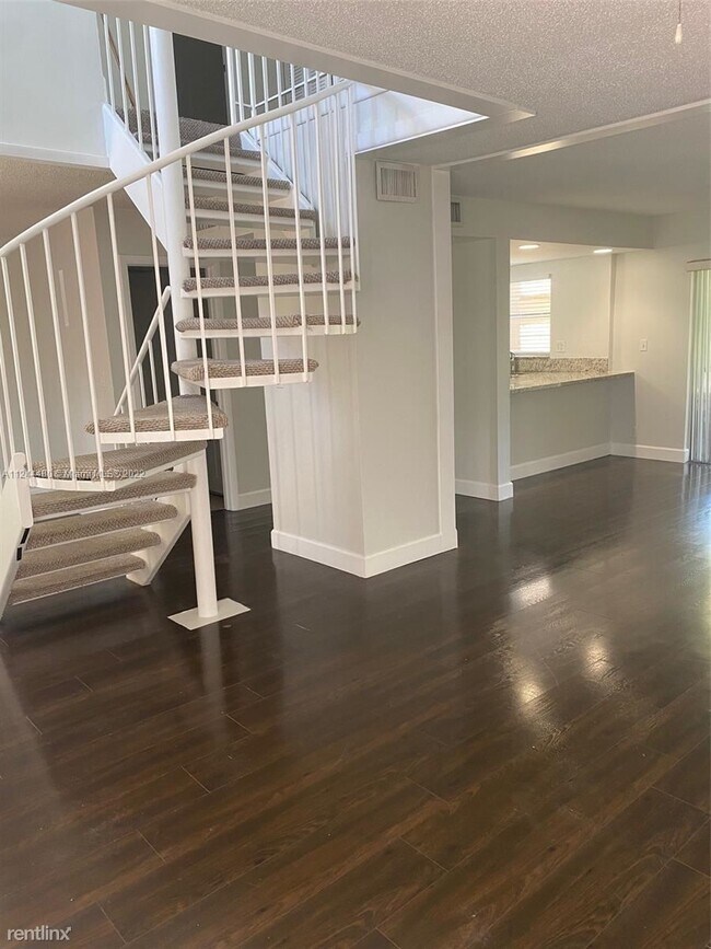 Foto del edificio - 3 br, 2.5 bath Townhome - 3641 NW 95th Ter