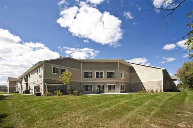 Building Photo - 15240 Red Tail Dr