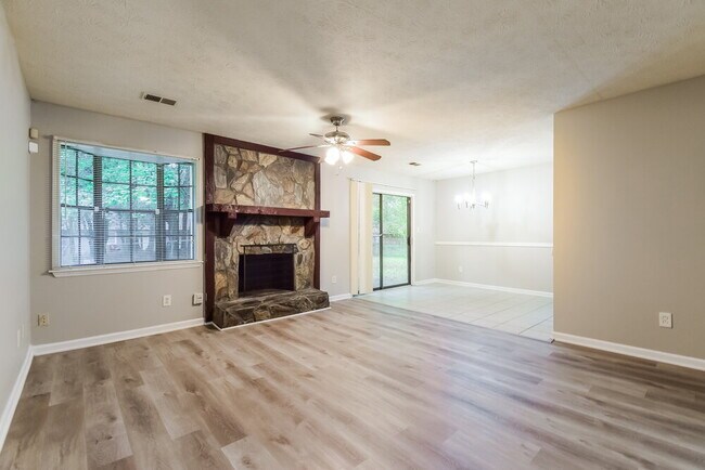 Building Photo - 9288 Knoll Ct