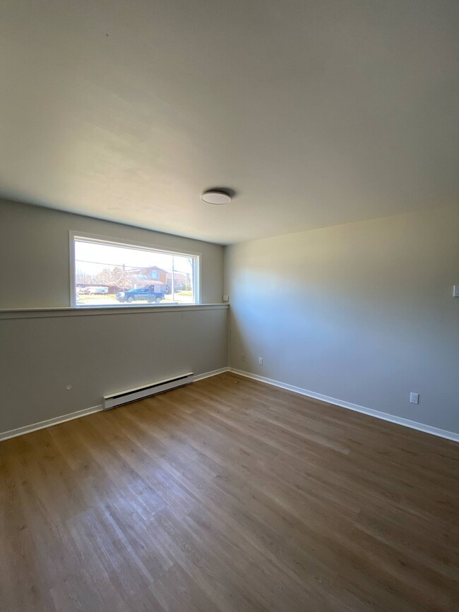 Building Photo - 450 Raymond Ave