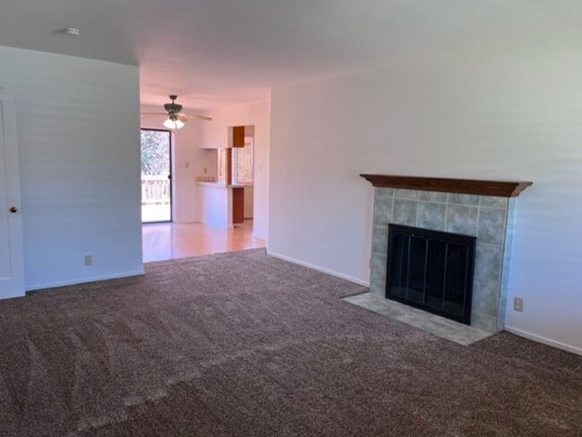 Building Photo - Nor Cal Realty, Inc - 3 bedroom 1 bath house