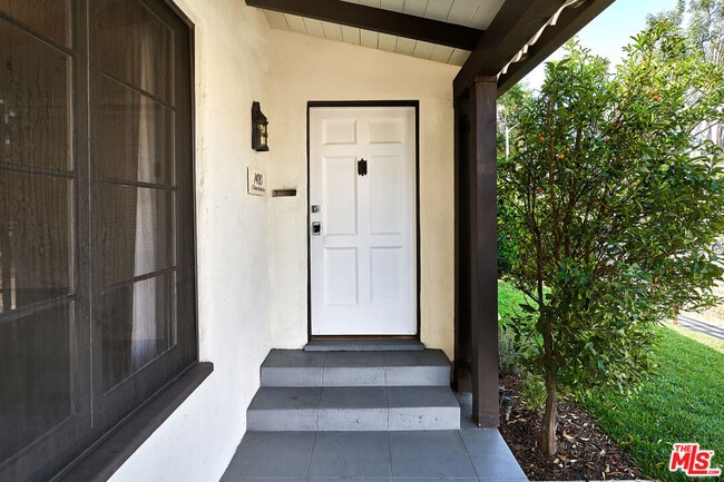 Foto del edificio - 1430 S Sierra Bonita Ave