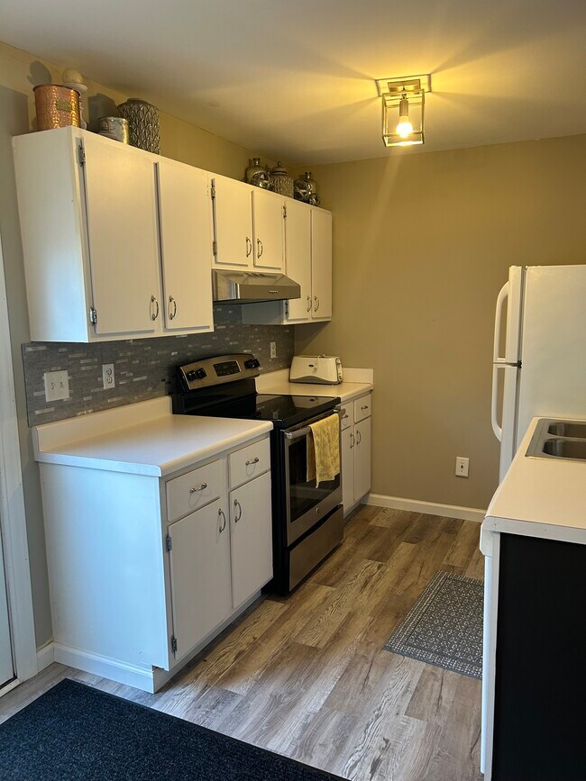 Foto del edificio - 4945 Singleton Dr