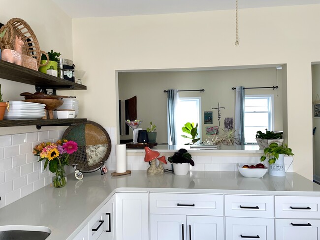 Building Photo - 203 Moreau St