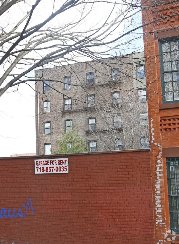 Building Photo - 449 Vanderbilt Ave