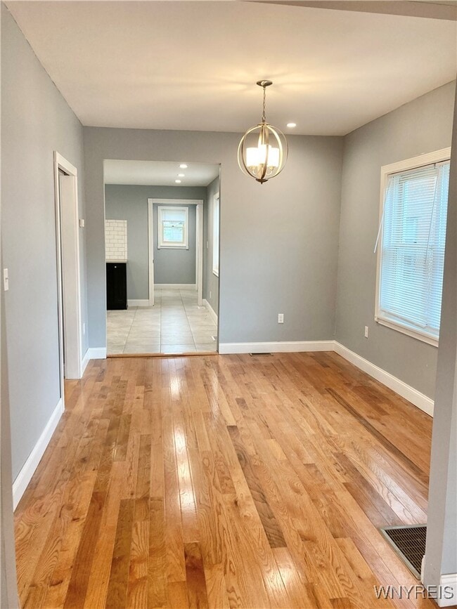 Building Photo - 143 Cottage St